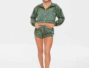 Ensemble veste coupe-vent courte matelassée en tricot et short imperméable pour femme, idéal pour la randonnée, le camping et les loisirs, service OEM - Product Image 2