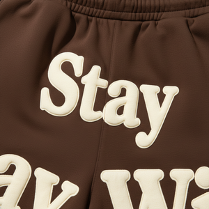กางเกงขาสั้นลำลองผู้ชายสีน้ำตาล โพลีเอสเตอร์ ลาย Stay Wild พร้อมเชือกผูกเอว เอวกลาง ระบายอากาศได้ดี แห้งเร็ว เอวยางยืด ผ้าแคนวาส - Product Image 2