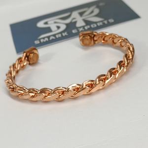 Brazalete Abierto Ajustable de Cobre Grabado a Mano, Diseño Liso, Ligero, Tradicional y Elegante para Hombre - Product Image 5