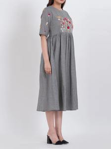 Vestido de Algodón Tejido a Mano con Bordado de Jardín para Mujer, Fabricado en India, Estilo Romántico y Fluido para Vacaciones, Disponible en Grandes Cantidades - Product Image 3