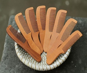 Peine de madera artesanal de primera calidad, suave para el cabello, ligero y elegante, herramienta para el cabello de f s international - Product Image 1