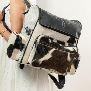 LW Sac à dos en cuir de vache véritable pour femmes, isolé, style bohème rock, résistant à l'eau. - Product Image 1