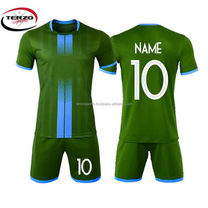 ชุดเสื้อทีมฟุตบอลผ้าโพลีเอสเตอร์แขนครึ่งแขนทำจากโพลีเอสเตอร์100% สำหรับผู้ชายชุดเสื้อฟุตบอลแบบซับลิเมชันเทคนิคออกแบบโลโก้ได้ตามต้องการ - Product Image 2