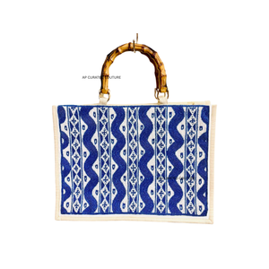 Bolso tote con diseño de fichas de Mahjong, detalle de monograma bordado, diseño hecho a mano, asas de bambú, perfecto y elegante, con soporte y juego de Mahjong. - Product Image 4