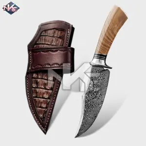 卓越的锋利刀片野营刀: 优质大马士革钢，配有橄榄木手柄和牛皮护套