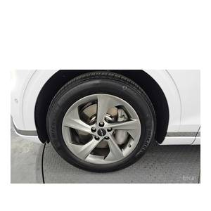 Genesis GV70 2.5T Gasolina 2WD 2024/5 con 21,985 km, Caja de Cambios Automática, Asientos de Cuero, Volante a la Izquierda, Cámara Trasera - Product Image 5