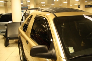 แผ่นบังลมสำหรับ Freelander รุ่น 2 ประตู ปี 96-06 - Product Image 2