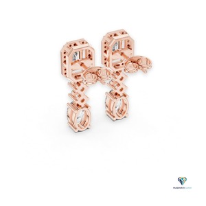 Pendientes de Oro Rosa de 3.03 TCW con Esmeralda y Diamante Cultivado en Laboratorio con Corte Ovalado en Oro Sólido de 14K - Product Image 2