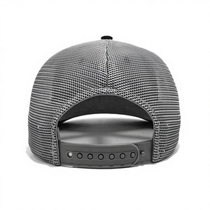 Gorra de camionero de malla blanca con parches de cuero con logotipo personalizable, sombreros jóvenes y de alta calidad para adultos, hechos a mano en la fábrica de Vietnam - Product Image 5