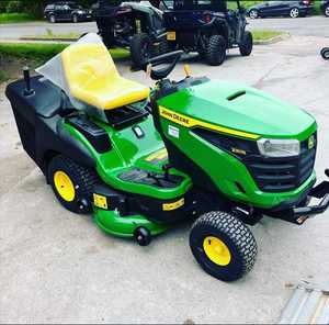 Achetez une tondeuse à gazon John Deere X380 2024 / tondeuse à gazon John Deere d'<span class=keywords><strong>occasion</strong></span> / tondeuse à gazon John Deere usagée. - Product Image 2