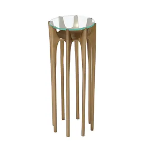 Table d'appoint ronde moderne avec pieds en métal doré et plateau en verre trempé, décoration d'intérieur, salon, style mid-century - Product Image 1