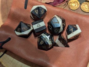 Dados de juego de cuerno de búfalo de buena calidad, juego de dados de seis caras para juegos de mesa, casino y entretenimiento familiar, disponibles para la venta. - Product Image 5