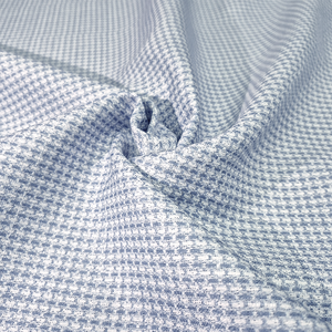 Rideaux occultants de luxe bleus à imprimé numérique, plissés sur mesure, style européen et américain, avec un fort pouvoir occultant pour une utilisation toute l'année - Product Image 1