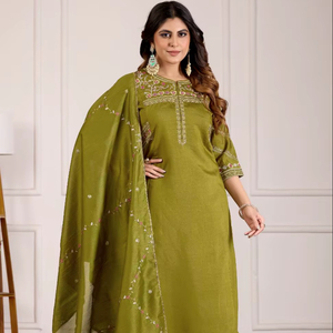 Conjunto de Kurti Anarkali Premium con Bordado a Mano – Ropa Festiva y para Bodas para el Mercado Internacional - Product Image 1