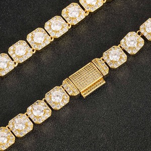 กำไลข้อมือเพชรโมอิสซาไนต์สุดหรูแบบ Iced Out ดีไซน์ Cuban Chain สไตล์ฮิปฮอป เหมาะสำหรับคอนเสิร์ตและการแสดงบนเวที มีจำหน่ายแล้ว - Product Image 4