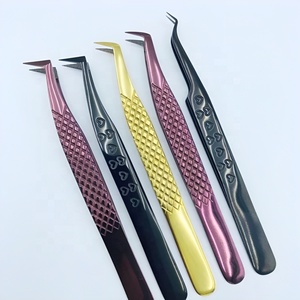 Pince à cils professionnelle Kingist de qualité supérieure en acier inoxydable, rose pâle, à pointe inclinée, pour volume, personnalisable - Product Image 2