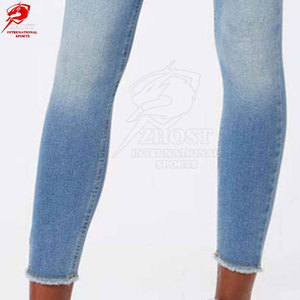 Jeans taille basse de haute qualité, coupe slim, avec confort extensible et détails modernes pour les collections de mode - Product Image 5