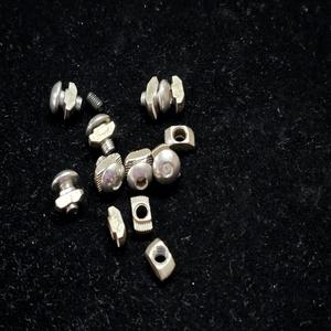 Axe d'engrenage conique usiné sur mesure en acier inoxydable et laiton avec engrenages droits et coniques - Haute Qualité Modèle 331 CNC SHOP FLOOR - Product Image 3