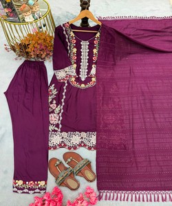 Ensemble de costume Anarkali pour femme en rayonne violette brodée, séchage rapide, style vintage, tenue décontractée ethnique traditionnelle Inde Pakistan 86041 - Product Image 4