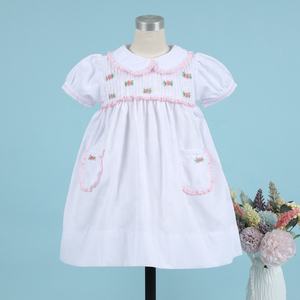 Blanco bordado Floral verano niñas vestido-Smocked 100% algodón ODM venta al por mayor transpirable A-Line hasta la rodilla ecológico - Product Image 2