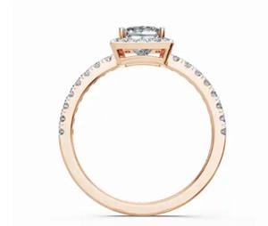 แหวนเพชรทรงปรินเซสคัทแบบฮาโล เพชรเลี้ยงในห้องปฏิบัติการ น้ำหนักรวม 0.815 กะรัต ประดับด้วยเพชรระยิบระยับ 37 เม็ด ตัวเรือนทอง 9, 14 หรือ 18 กะรัต เครื่องประดับชั้นดี - Product Image 4