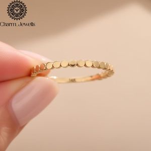 แหวนหมั้นทรงกลมประดับมอสซาไนต์เงินแท้จาก Charm Jewells ดีไซน์คลาสสิกสำหรับผู้หญิง รับรองโดย IGI เหมาะสำหรับใส่ทุกวัน - Product Image 3