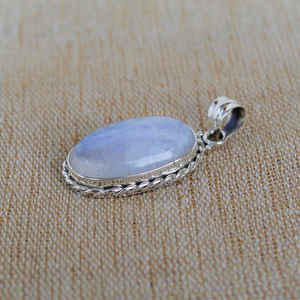 Colgante de Piedra Lunar Azul Fuego en Plata de Ley 925, Colgante de Piedra Lunar Arcoíris Hecho a Mano, Joyería de Regalo para Ella - Product Image 2