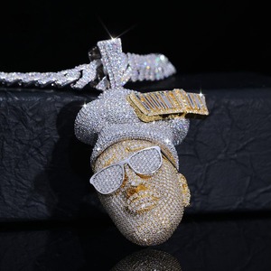 Pendentif personnalisé en argent 925 plaqué or à deux tons avec diamants en moissanite VVS de luxe, lettres 3D glacées, style hip-hop, unisexe - Product Image 5