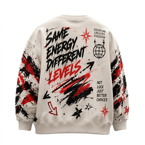 Sudadera Oversize Crema con Estampado de Grafiti Rojo y Negro Intenso, Estilo Urbano Personalizado, Cuello Redondo para Marcas de Moda, para Hombre, al por Mayor - Product Image 2