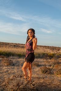 Top Halter Tie Dye con Espalda Descubierta y Detalle de Volantes, Estilo Boho Hada, Ropa de Festival, Atuendo Etéreo de Verano para Mujer - Product Image 3