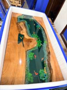 Plateau de table rectangulaire en bois d'acacia et résine époxy faite à la main, motif poisson, pour bureau, hôtel, salon - Plateau de table design poisson - Product Image 6