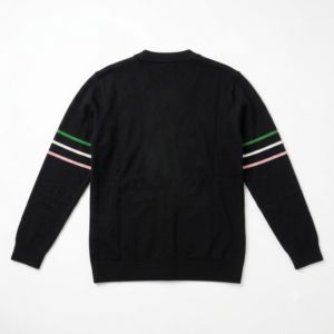 เสื้อคาร์ดิแกนไหมพรมคอวีสีดำชมพูสำหรับผู้หญิง รุ่นอัลฟ่า แบบสั่งทำพิเศษ แขนยาว พร้อมโลโก้ AKA สีเขียวและรายละเอียดป้ายปัก - Product Image 2