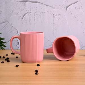 ชุดแก้วกาแฟเซรามิกเคลือบสีชมพูพาสเทล 2 ใบ ใช้กับไมโครเวฟได้ ดีไซน์สร้างสรรค์สำหรับเครื่องดื่มร้อน มีจำหน่ายแบบแก้วเดี่ยว - Product Image 4