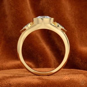 Anillo de compromiso de plata con moissanita talla pera de tres piedras, joyería de lujo para novia, boda, aniversario, regalo de moda en EE. UU. - Product Image 2