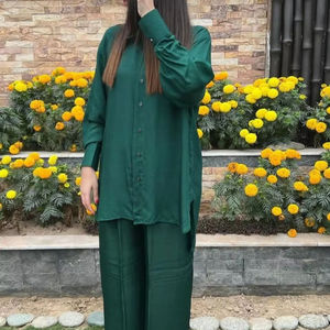 Conjuntos versátiles y modestos de invierno con colores sólidos atemporales y materiales suaves y duraderos para la moda india y musulmana - Product Image 1