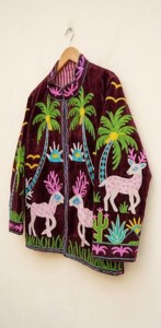 Blouson Anayra Craft pour femme en velours bordeaux brodé Suzani, doublure en coton respirant, motif cerf et palmier, style bohème complet - Product Image 2