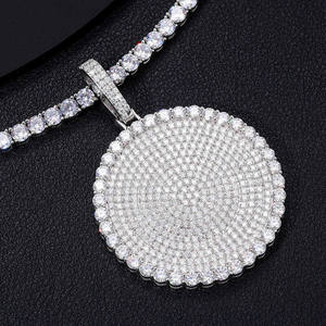 Colgante de disco redondo con moissanita VVS brillante, estilo Hip Hop Iced Out, de plata de ley 925 con múltiples chapas, unisex - Product Image 6