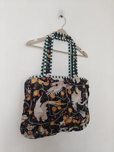 Sac fourre-tout matelassé en coton à imprimé floral et oiseaux vintage avec bords à volants, poignée d'épaule, sac mignon pour ordinateur portable pour usage quotidien - Product Image 2