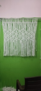 Décoration murale géométrique en macramé bohème, faite à la main en coton écologique, pour salon, fond blanc et vert - Product Image 2
