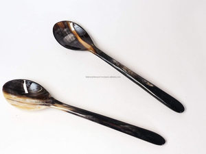 Cuerno de búfalo natural Cuchara grande Cubiertos Cuchara para ensalada Productos de cuerno hechos a mano Cuchara pulida para el hogar y el restaurante por FWE - Product Image 4
