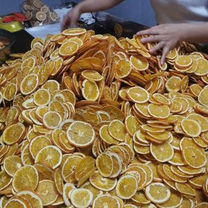 Très demandé : Tranches d'orange séchées pour l'agriculture durable, fruits déshydratés pour cocktails et thés - Product Image 5