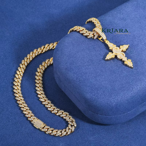 Colgante de Cruz para Hombre de Plata 925 Bañada en Rodio con Moissanita de Corte Redondo, Amuleto Religioso Estilo Hiphop para Uso Diario - Product Image 3