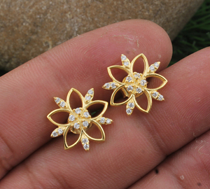 Pendientes Minimalistas de Plata 925 con Circonita Cúbica, Bañados en Oro, de Lujo, para Uso Diario, Regalo de Boda, Joyería - Product Image 1