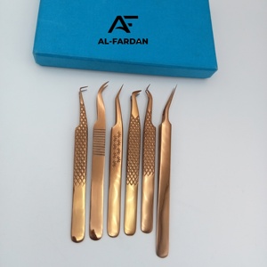 Pinces à cils en fibre nano couleur or rose plasma, avec logo personnalisé, pour extensions de cils volume, et boîtes magnétiques - Product Image 2