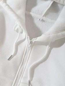 Sudadera corta con capucha de algodón orgánico certificado GOTS para mujer, forro polar sostenible de poliéster reciclado GRS, con cremallera, ecológica y con origen rastreable. - Product Image 6