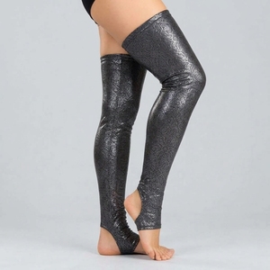 Medias adhesivas hasta el muslo diseñadas para mujeres que practican pole dance, proporcionan agarre confiable, comodidad suave, movimiento flexible y seguridad. - Product Image 4