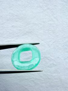 Émeraude de qualité supérieure créée en laboratoire pour bijoux de fiançailles au meilleur prix auprès d'un fournisseur indien, émeraude synthétique. - Product Image 1