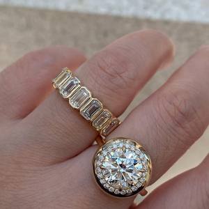 Bague Éternité de Luxe en Diamant de Laboratoire Taille Émeraude, Or Jaune 14K 18K, Sertie Clos, Bijoux de Mariage et Anniversaire, Vente en Gros - Product Image 6