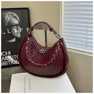 Nouveau sac à bandoulière pour femme à la mode avec imprimés animaliers, en PU, avec fermeture à glissière et fermoir, fabriqué en Chine - Product Image 1