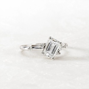 Anillo de Diamantes con Certificado IGI GIA, Corte Esmeralda, 1.20 Quilates, Oro Blanco de 14k, Talla 6 - Product Image 4